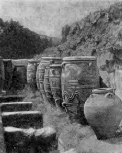 Кносс. Дворец. Западные склады с пифосами, начало II тысячелетия — XV в. до н. э.