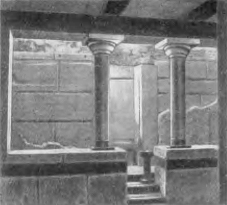 Кносс. «Царская вилла» около XV в. до н. э. Фасад мегарона