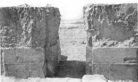 Урарту. Арин-берд. Храм Суси. Вход в храм