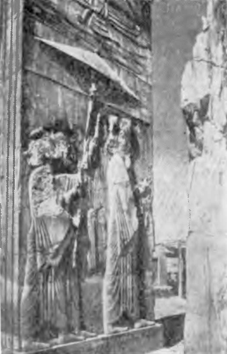 Иран. Персеполь. Дворец Дария. Дверной проем с изображением Дария