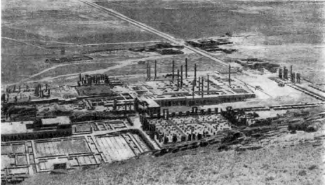 Иран. Персеполь, 520—460 гг. до н. э. Платформа с дворцами, вид с востока