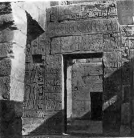 Карнак при Рамсесе III. Храм Хонсу. Фрагмент интерьера