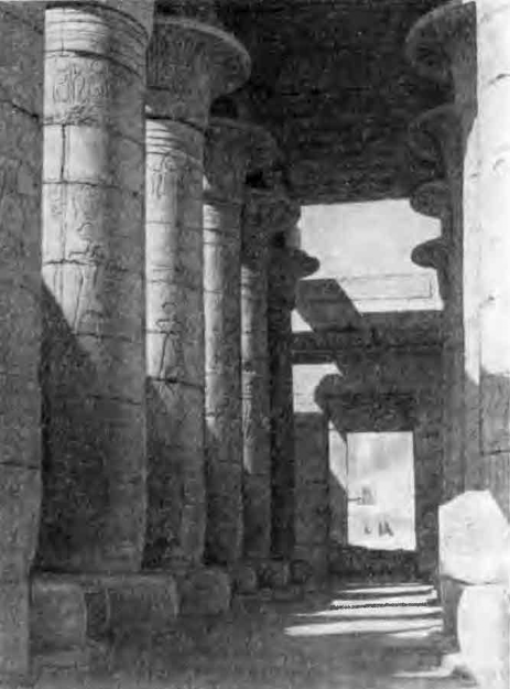 Рамессеум. Построен Рамсесом II около 1250 г. до н.э. Интерьер