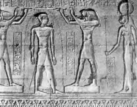 Эллинистический период. Эснэ. Храм Хнума. Рельеф на стенке между колоннами входного зала