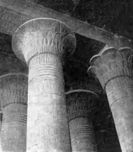 Эллинистический период. Эснэ. Храм Хнума. Капители колонн входного зала