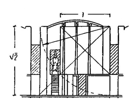 Фасады часовен на западной стороне двора