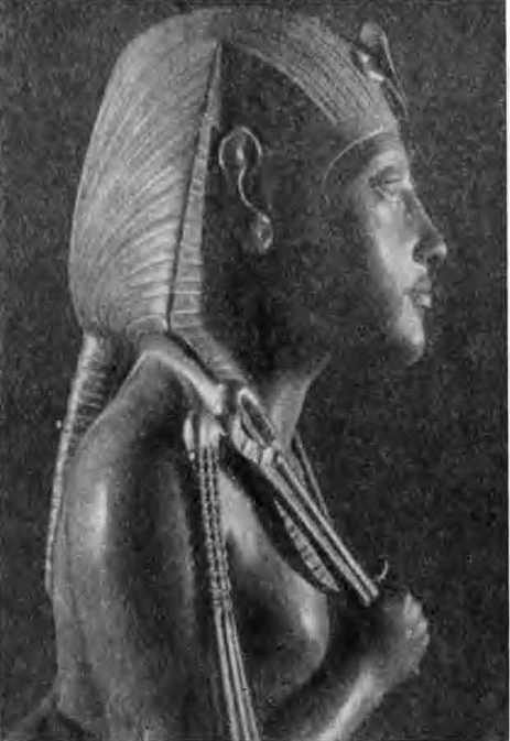 Тель-эль-Амарна. Бюст фараона Эхнатона