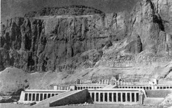 Новое царство. Дейр-эль-Бахри. Храм Хатшепсут. Общий вид