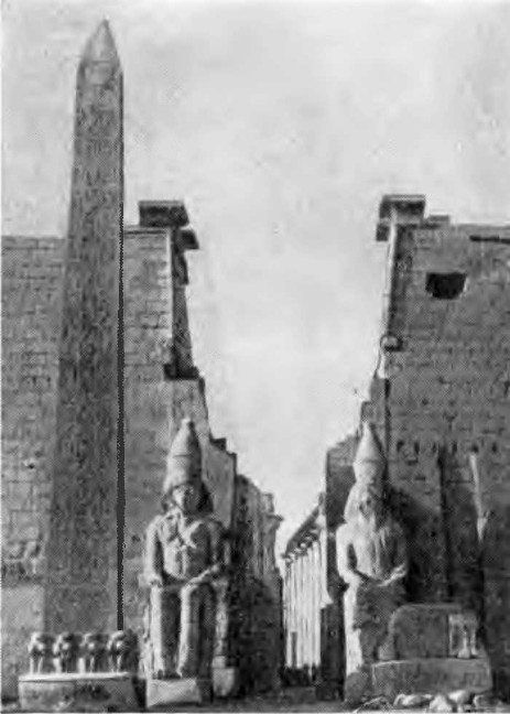 Луксор. Храм Амона — перистиль Аменхотепа III, пилон Рамсеса II